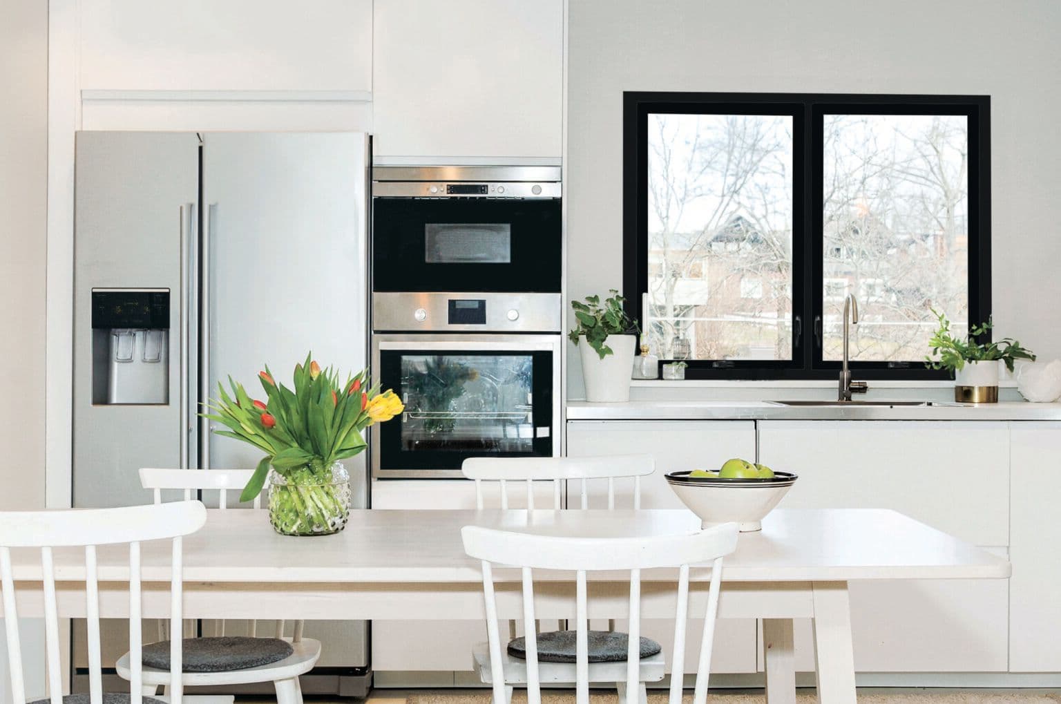 Anlin-Designer-Black-Kitchen-scaled-1-1536x1019